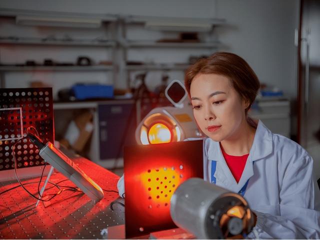 2024年，中美7月芯片出口額斷崖差距：美國154億，中國是多少？(圖9)